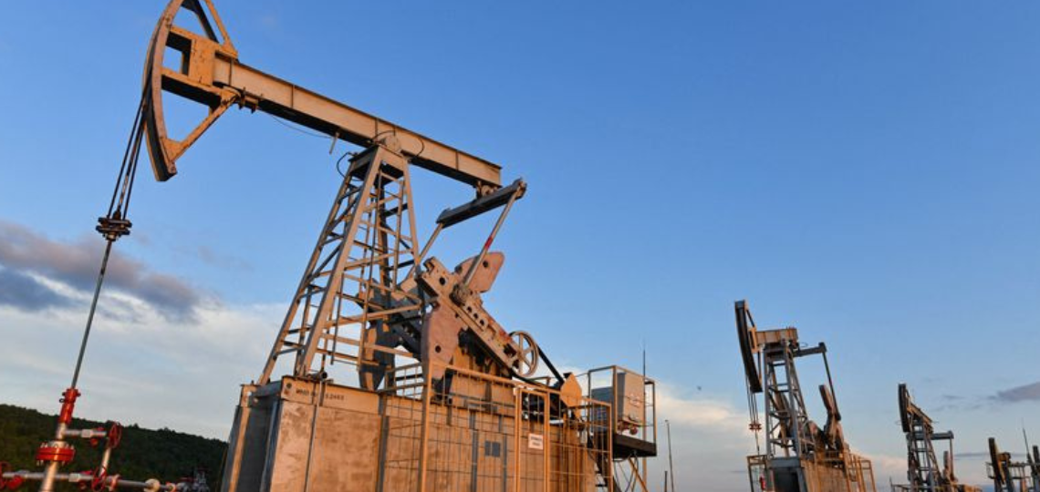 Sanctions ciblant le pétrole russe violant le plafond