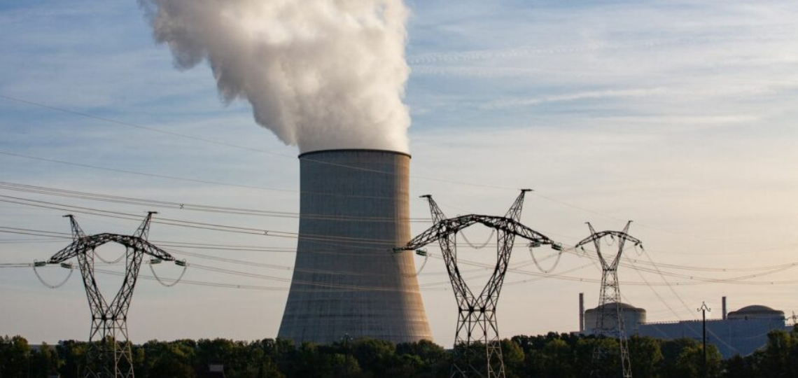 Réglementation Nucléaire: Risques et Enjeux