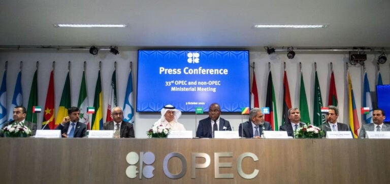 OPEC+ Coupes Pétrolières Marché