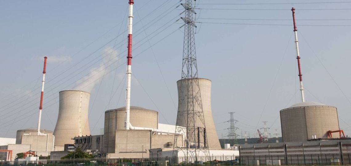 La Pologne structure son premier projet nucléaire avec l'appui de l'AIEA, positionnant le pays vers une énergie sûre et durable.