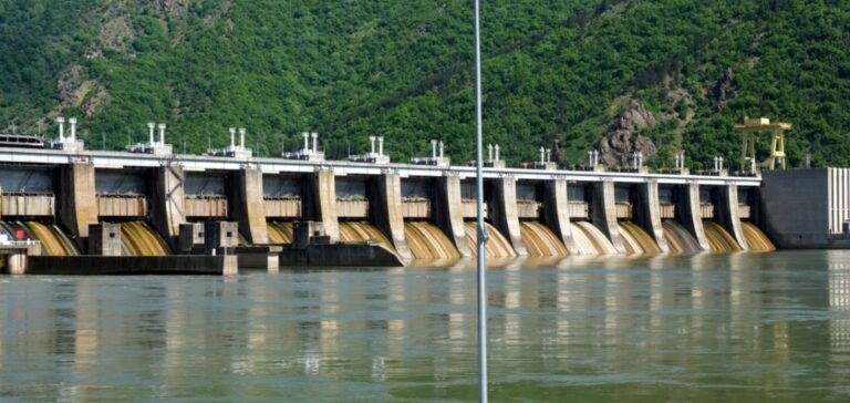 Projet centrale hydroélectrique sur le Danube.