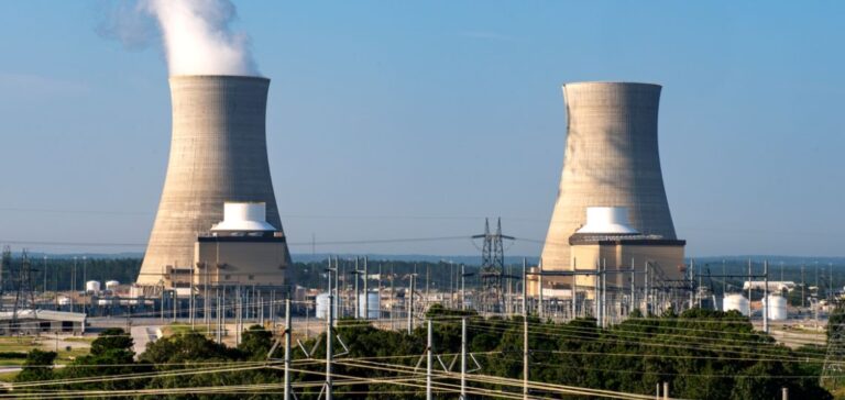 Les nouvelles unités nucléaires Vogtle 3 et 4 dynamisent l'énergie propre de l'État de Géorgie, renforçant économie et leadership énergétique.