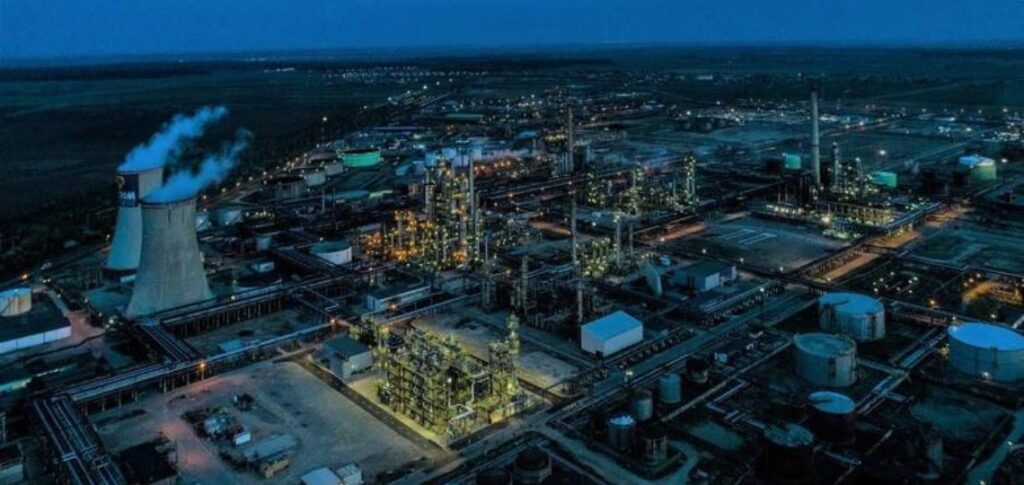 OMV Petrom valide 750 M€ d'investissement dans les carburants durables.
