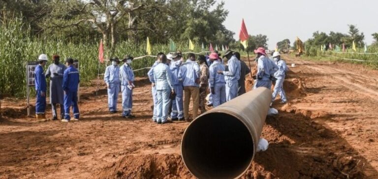 Le Niger suspend les exportations pétrolières vers la Chine.