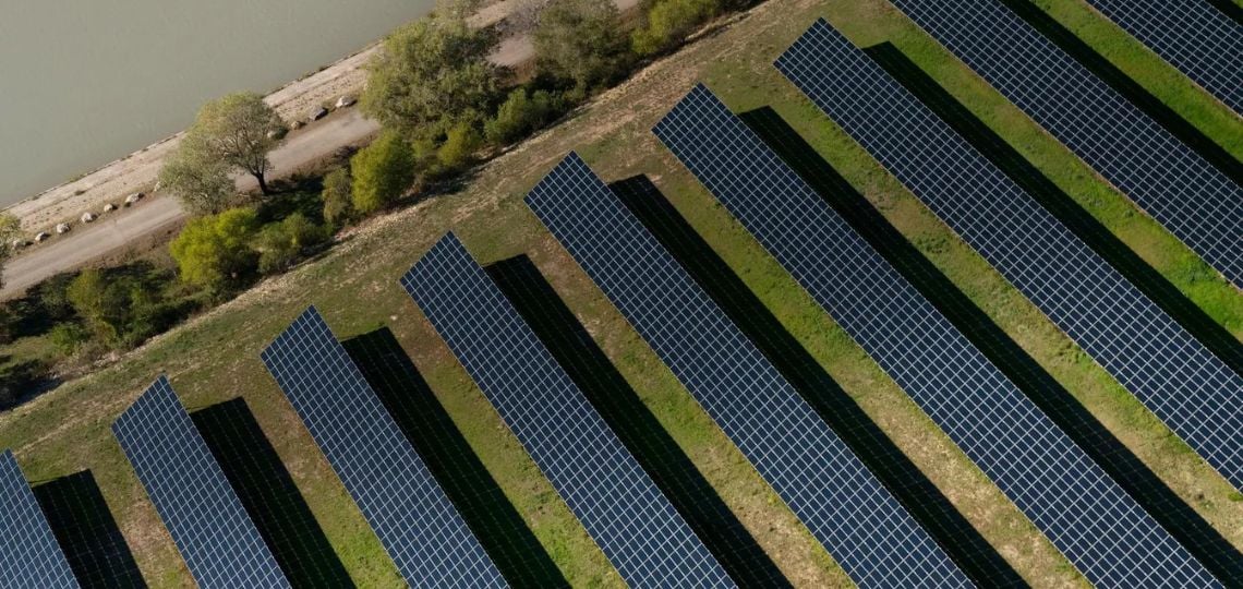 Q ENERGY vend une ferme solaire de 33MW à AlphaReal.