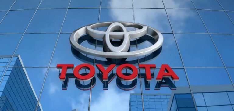 Critique véhicules hydrogène Toyota