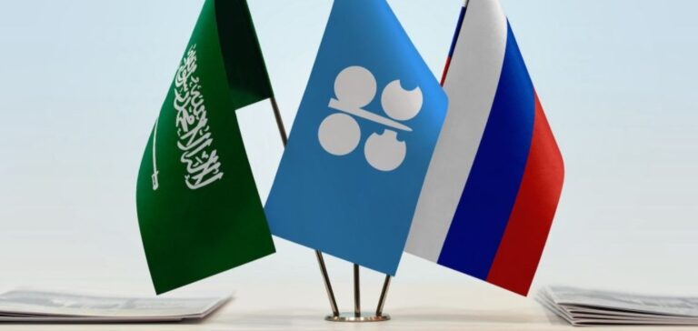 Drapeaux de l'Arabie Saoudite, de l'OPEC et de la Russie