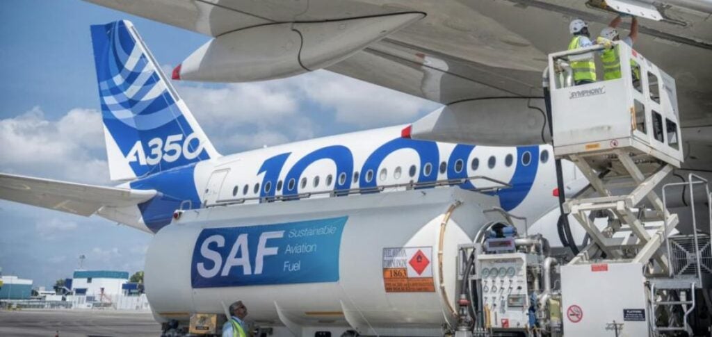 Airbus A350 faisant un plein de carburant SAF