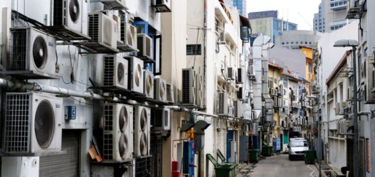 Illustration d'une rue avec des climatiseurs