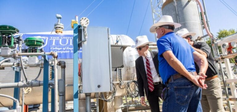 Visite des installations sur le campus de l'université de Tulsa