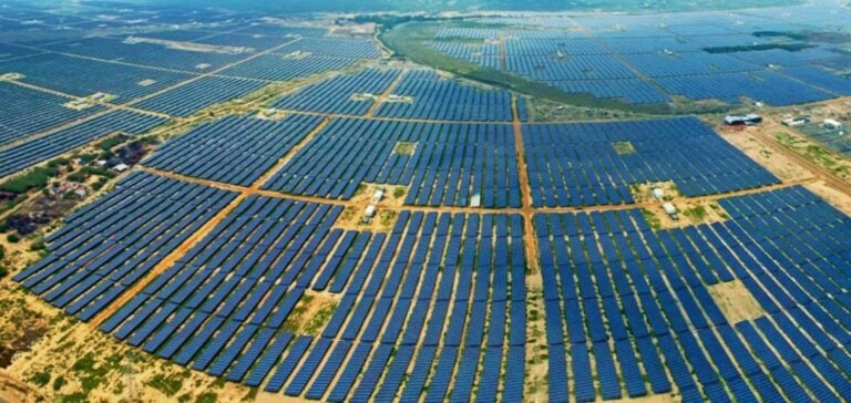 Projet solaire ADANI en Inde