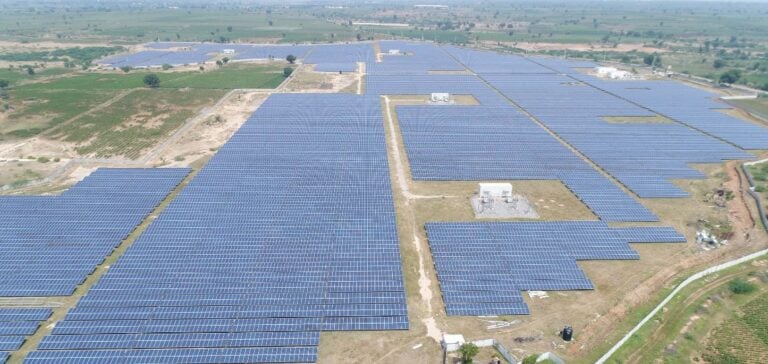 Centrale solaire en Inde