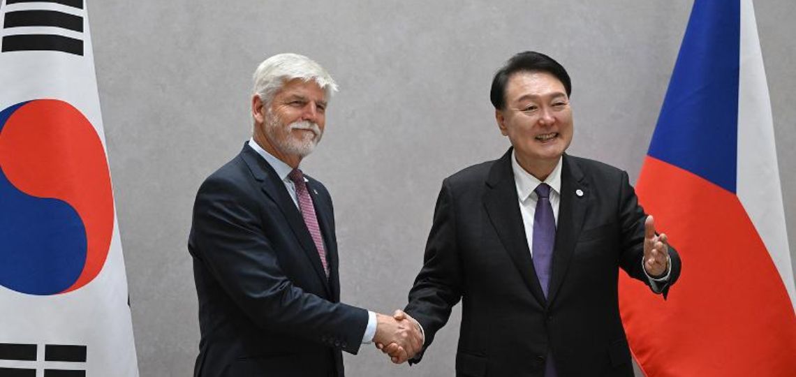 Yoon suk-yeol et Petr Pavel