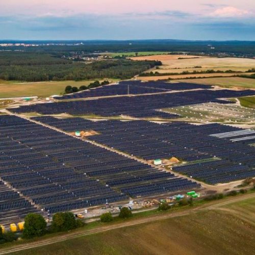 Ferme solaire de Kotuń, en Pologne