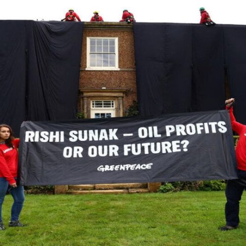 Greenpeace proteste contre Rishi Sunak