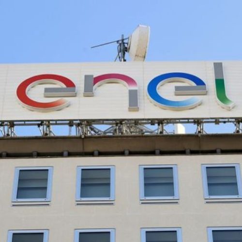 Logo ENEL sur la façade du siège social