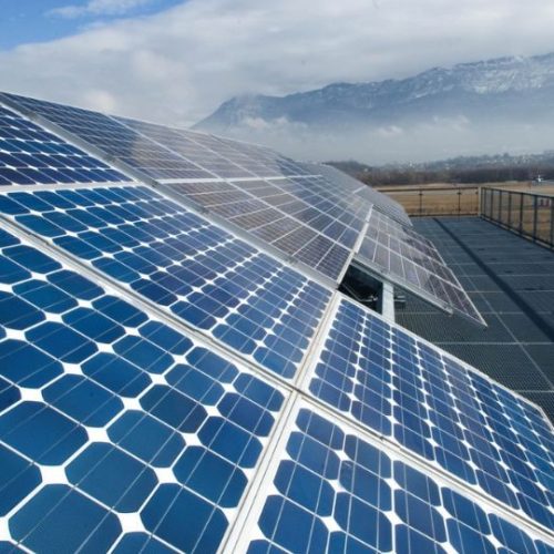 J-POWER et PHOTON signent un contrat pour des centrales solaires au Japon.