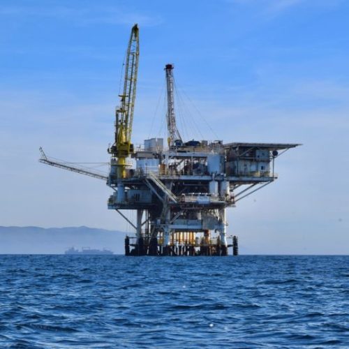 oilrig__FillWzEyMDAsNjMwXQ-1