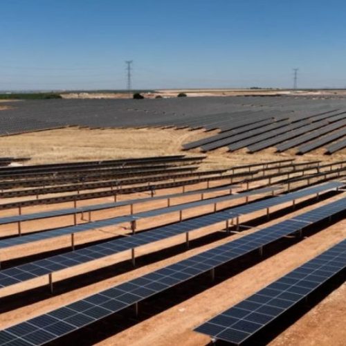 Capital Dynamics Acquiert 317MW de projets Solaires en Espagne et Signe des PPA.