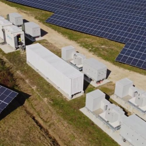 Projet Hybride PV-Batterie Dalby en Service : Une Première en Australie.