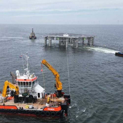 SolarDuck et RWE installent Merganser, un projet solaire flottant offshore.