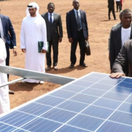 Le Togo progresse dans le renforcement de son infrastructure énergétique avec une nouvelle centrale solaire située à Dapaong.